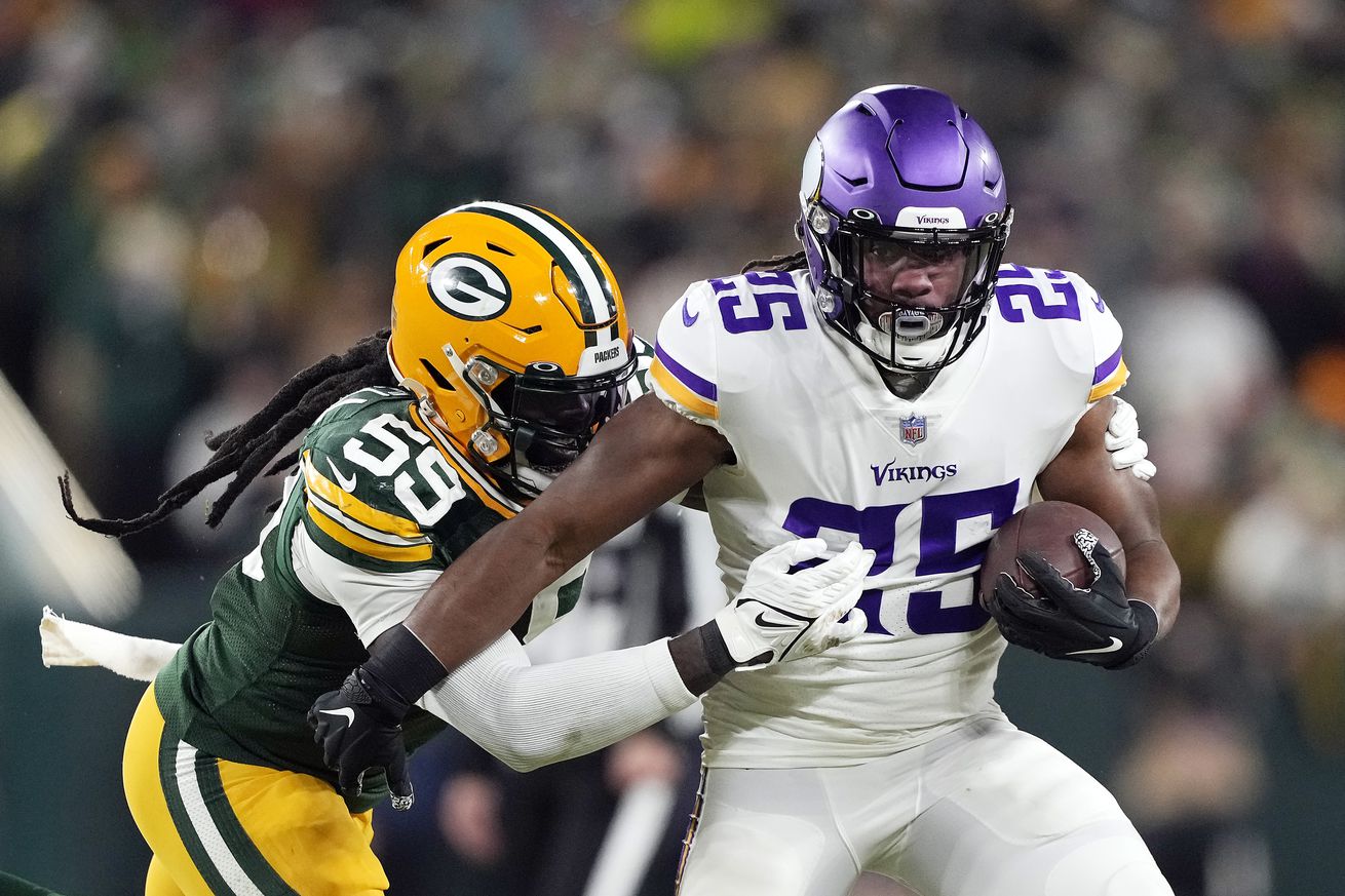 Minnesota Vikings v Green Bay Packers
