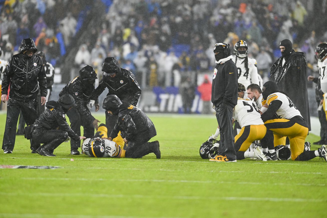NFL: Pittsburgh Steelers at Baltimore Ravens