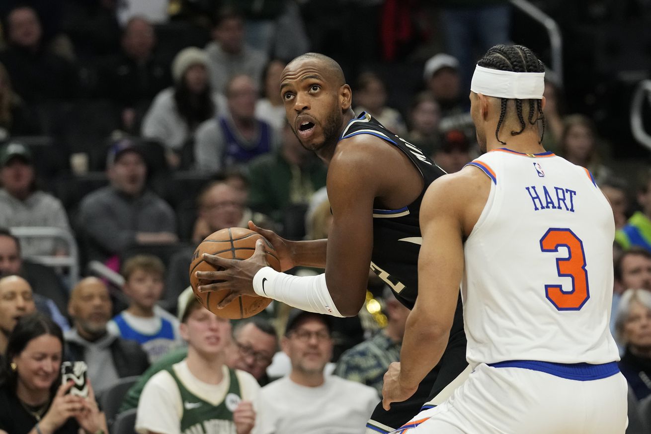 New York Knicks v Milwaukee Bucks