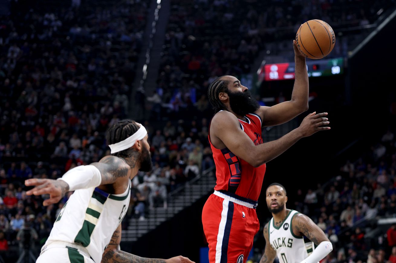 Milwaukee Bucks v Los Angeles Clippers
