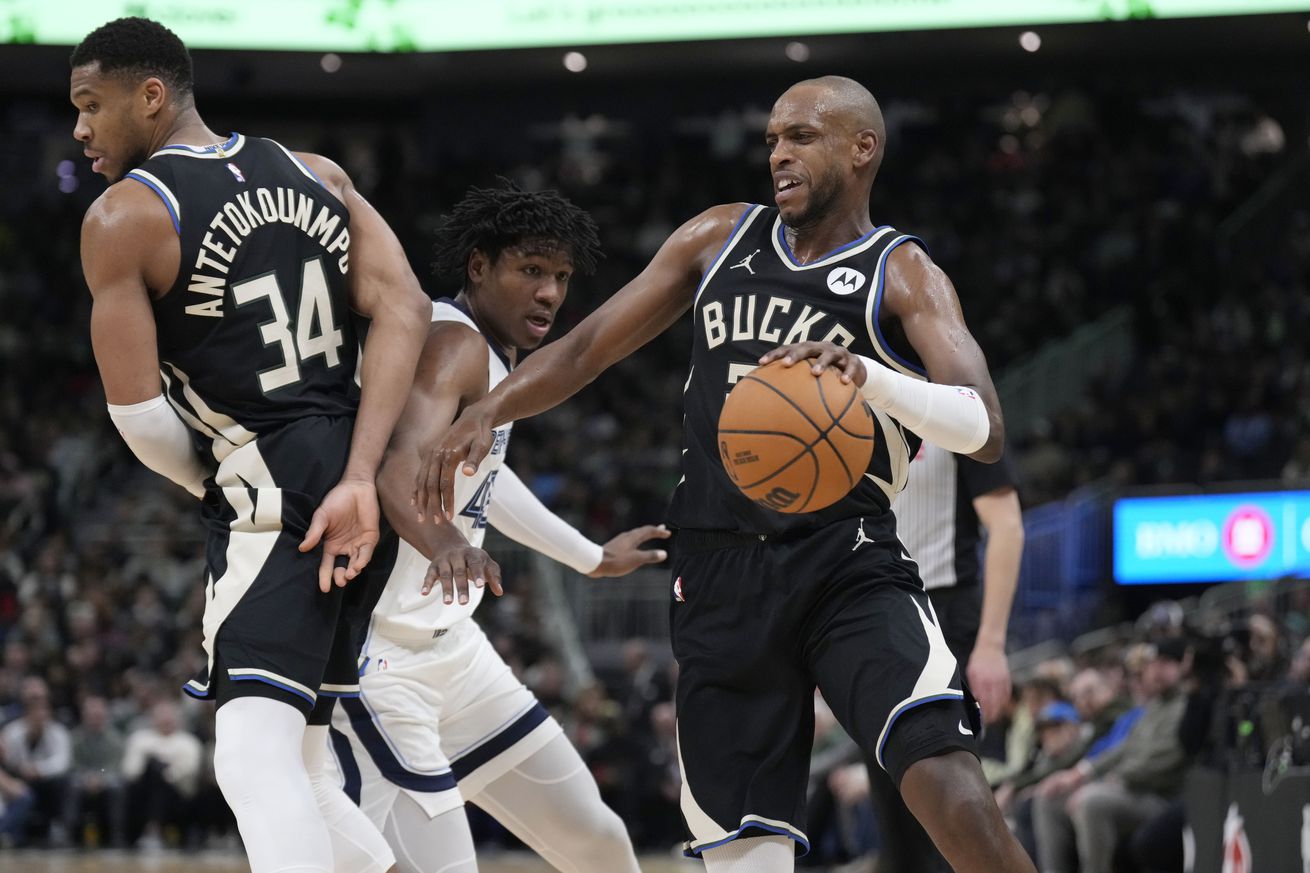 NBA: Memphis Grizzlies at Milwaukee Bucks