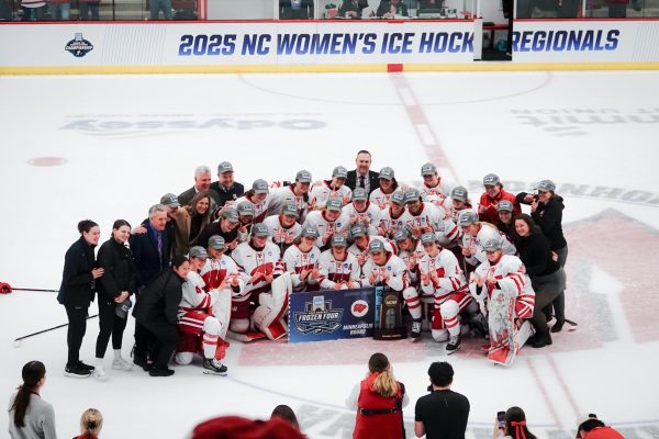 The Wisconsin Badgers defeat Clarkson 4-1 in the NCAA regional final.