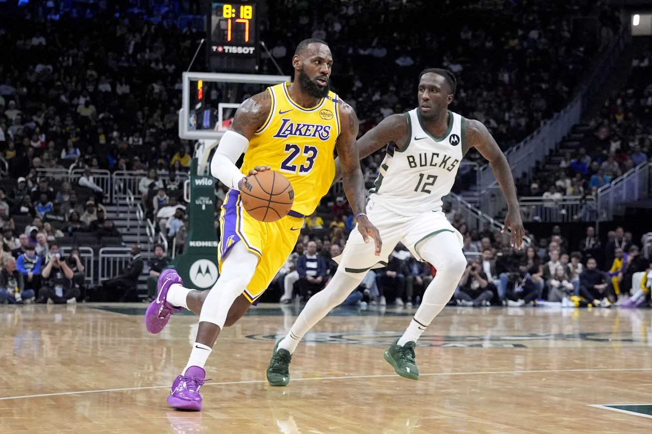 NBA: Preseason-Los Angeles Lakers at Milwaukee Bucks