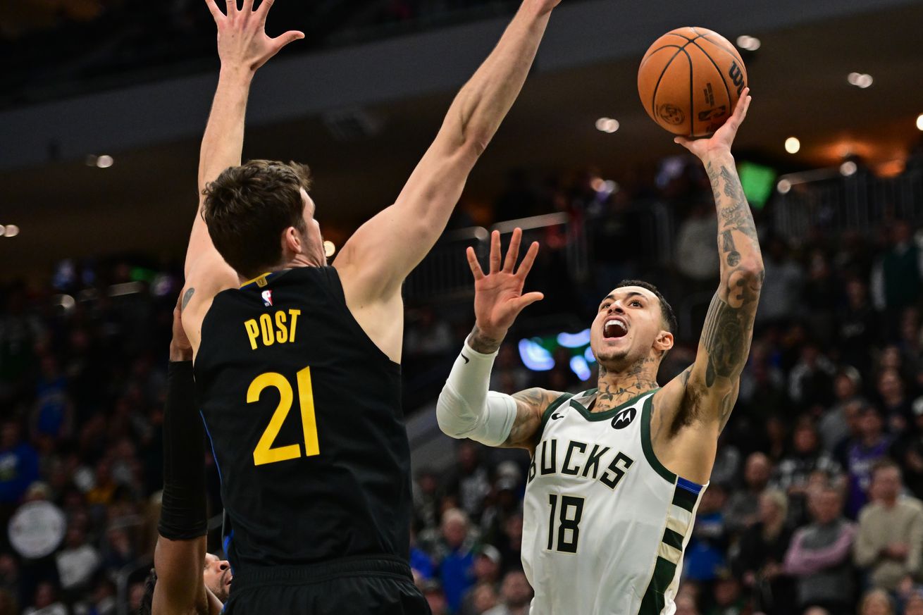 NBA: Golden State Warriors at Milwaukee Bucks