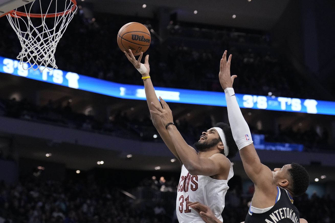 NBA: Cleveland Cavaliers at Milwaukee Bucks