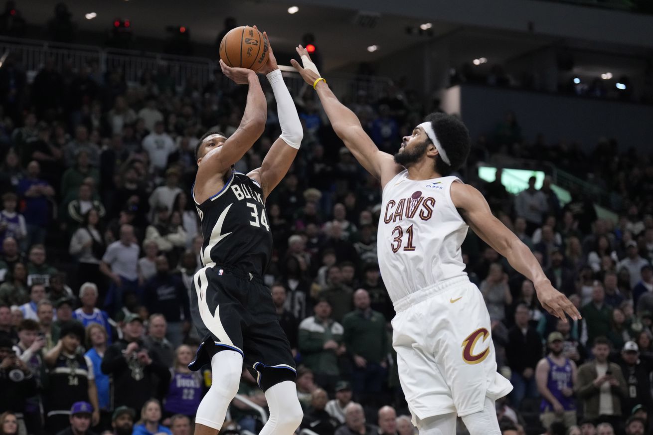 NBA: Cleveland Cavaliers at Milwaukee Bucks