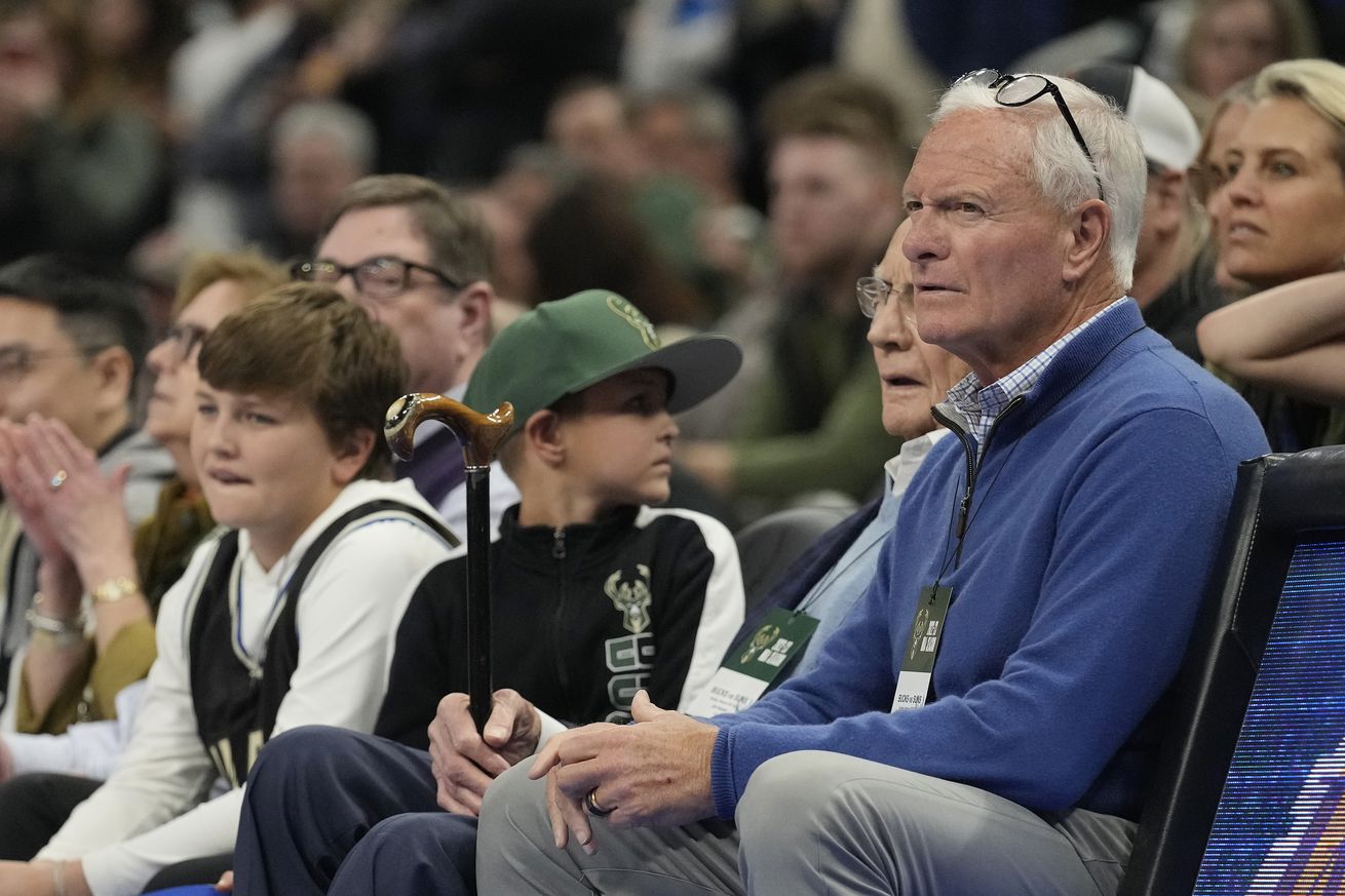 Phoenix Suns v Milwaukee Bucks