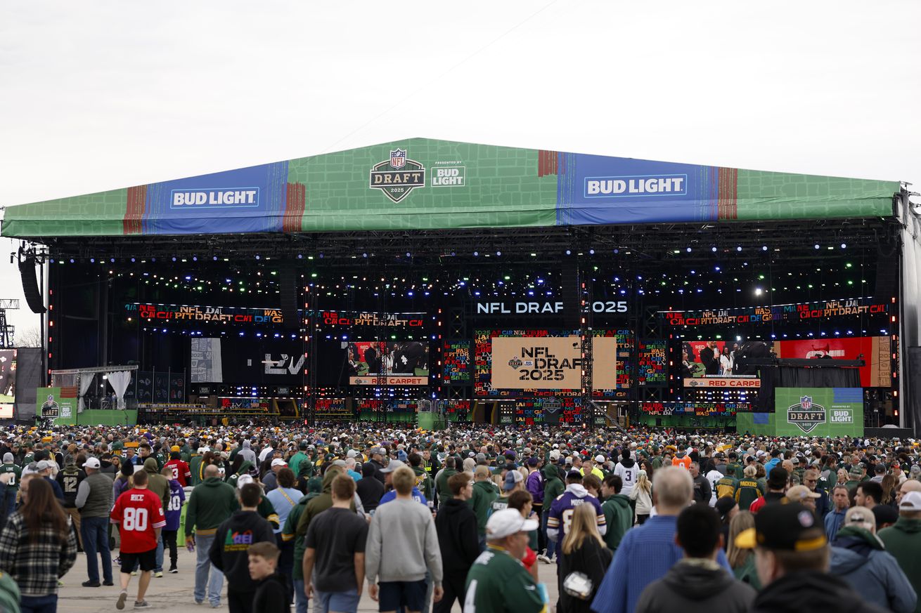 2025 NFL Draft - Round 1
