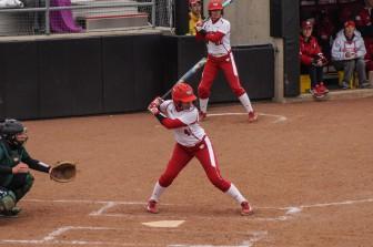 Softball: Badgers split series with Golden Gophers after high-scoring showdowns