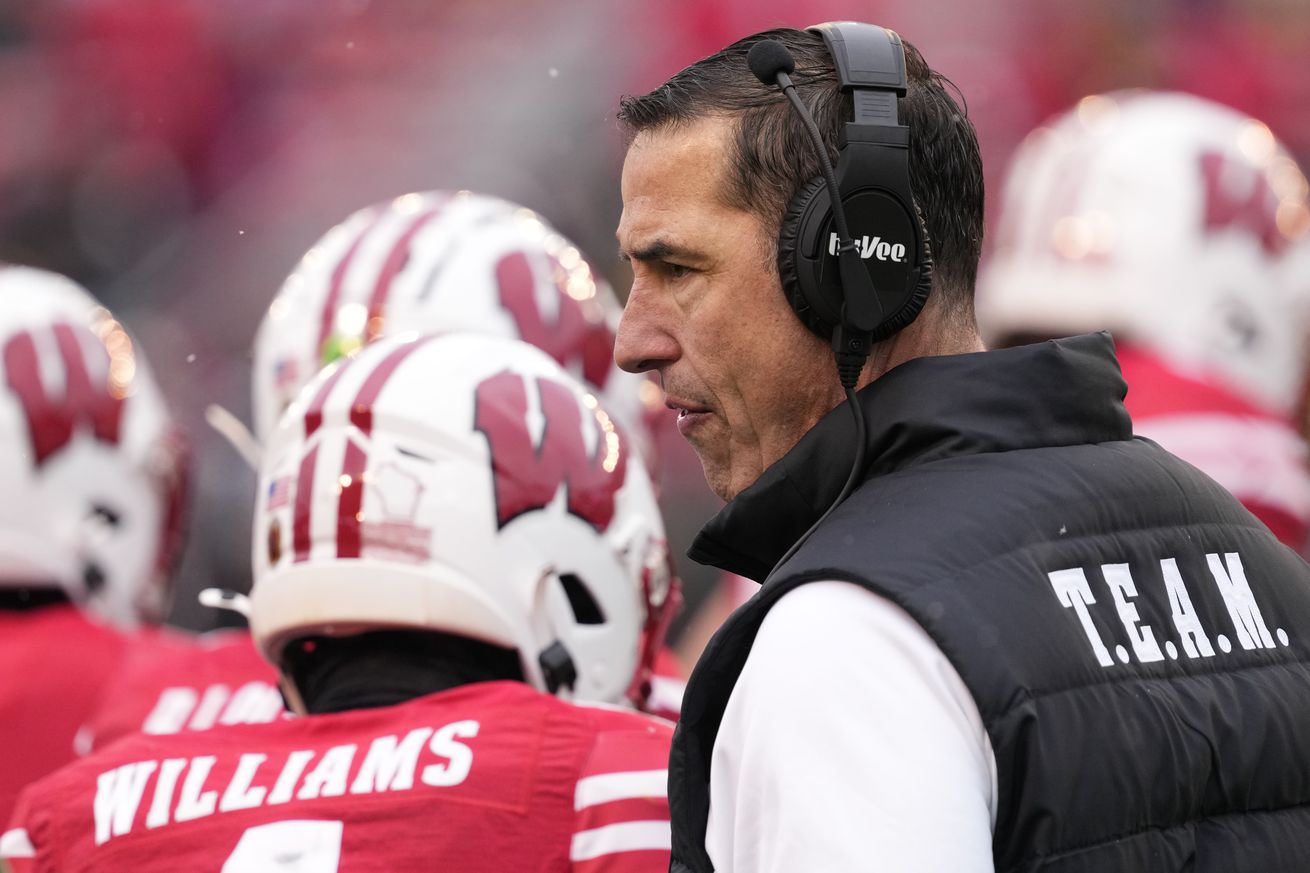 NCAA Football: Minnesota at Wisconsin