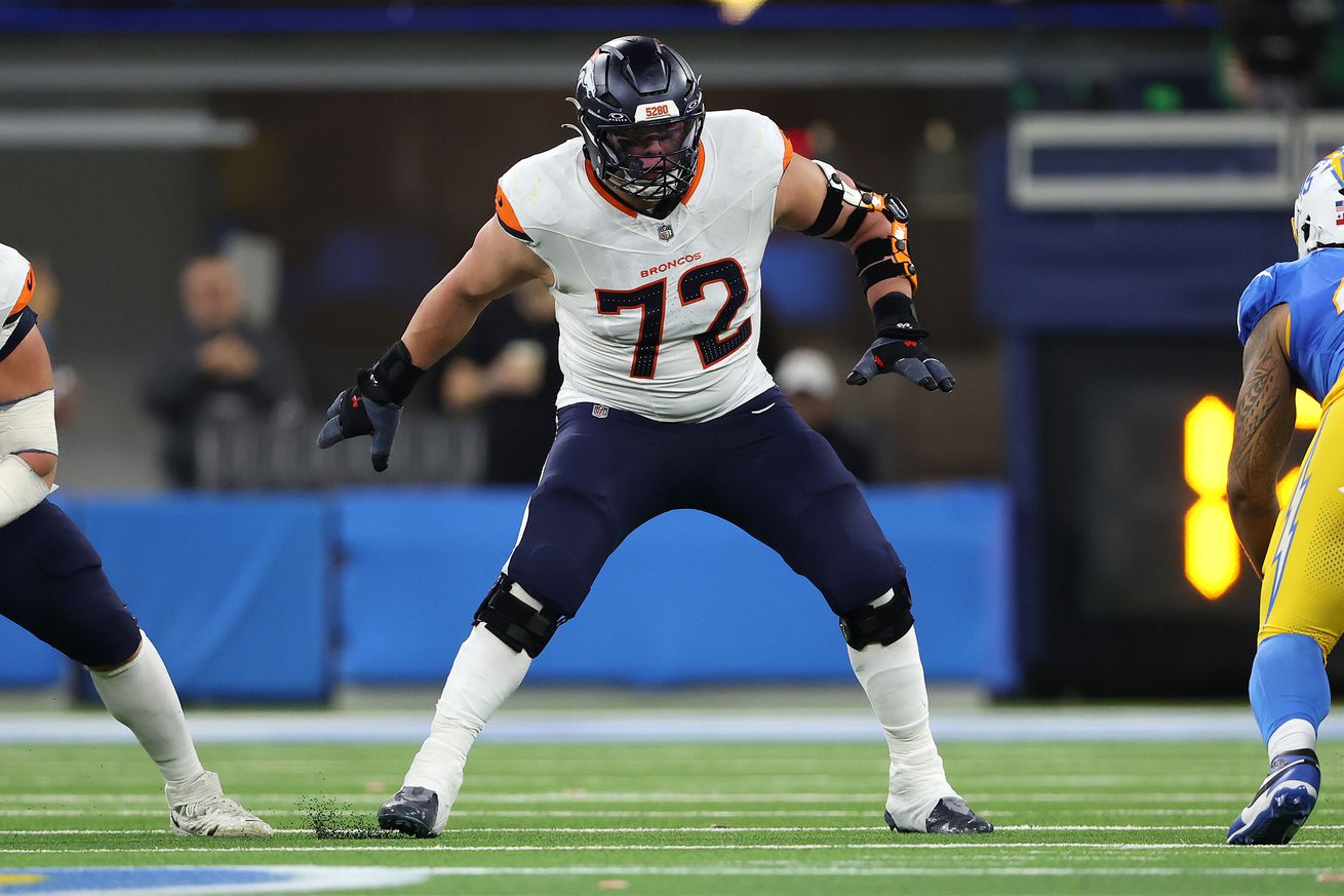 Denver Broncos v Los Angeles Chargers