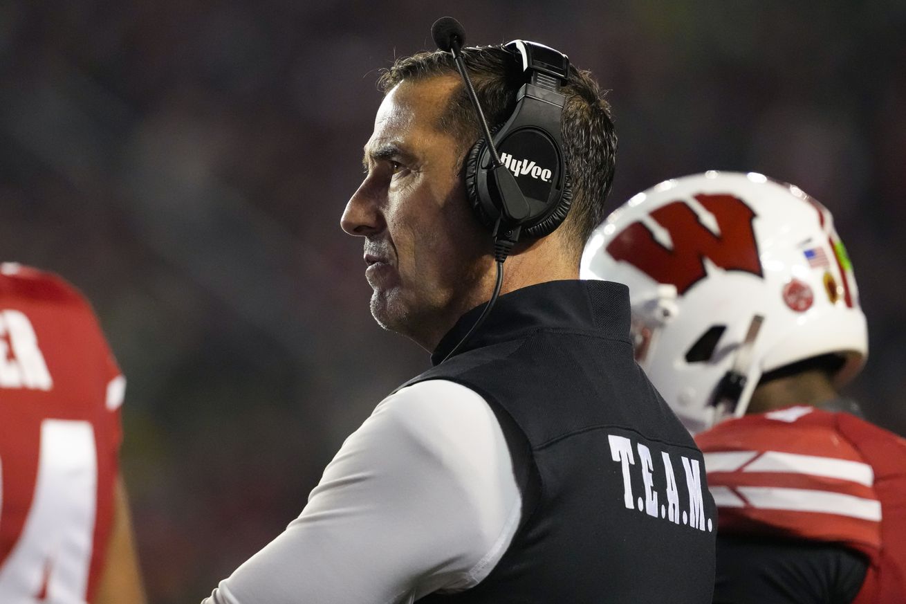NCAA Football: Oregon at Wisconsin