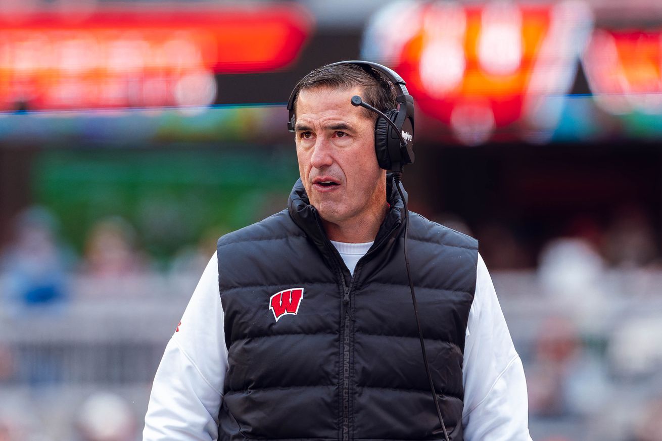 Wisconsin Badgers Vs. Minnesota Golden Gophers