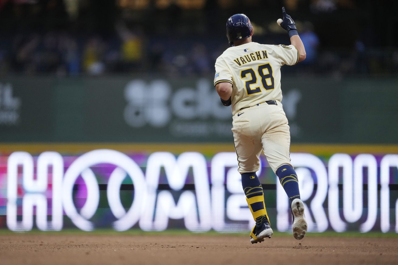 Chicago Cubs v Milwaukee Brewers