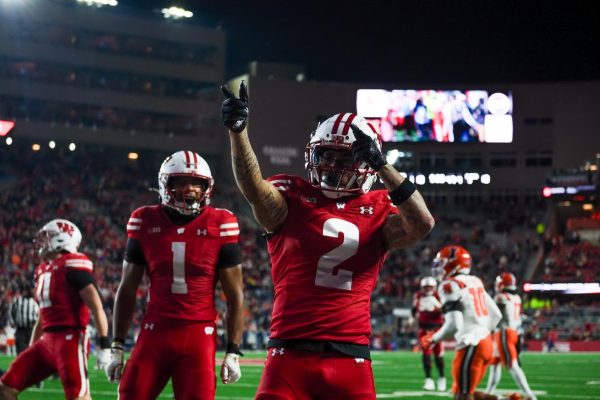 In last home game of season, Wisconsin football beats Illinois 27-10. November 22, 2025. 